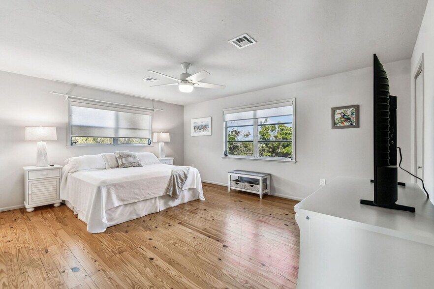 Building Photo - 7745 Manasota Key Rd