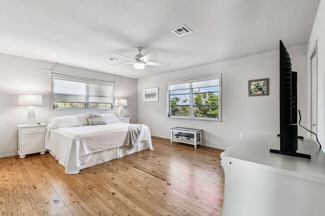 Building Photo - 7745 Manasota Key Rd