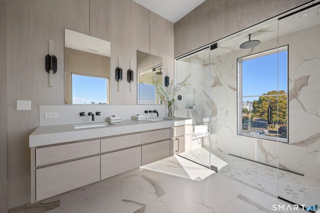 Building Photo - 14 Cockenoe Dr