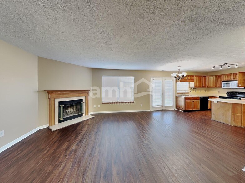 Building Photo - 6739 Dorchester Dr