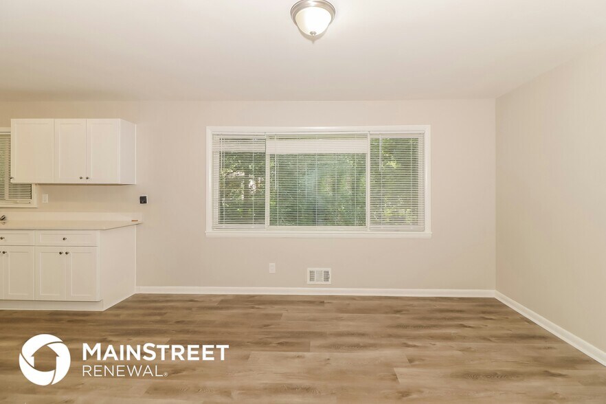 Building Photo - 4058 Brookcrest Cir