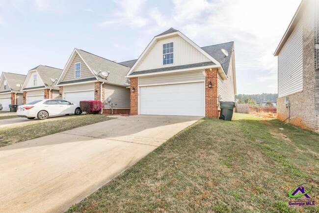 Building Photo - 206 Beau Claire Cir