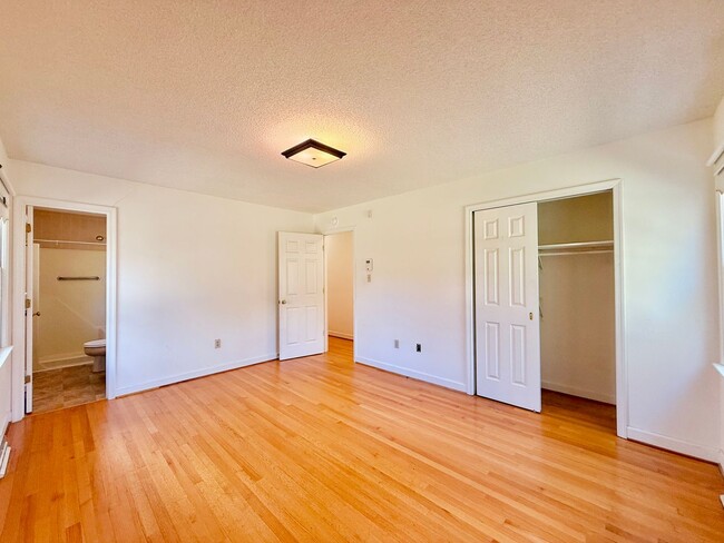 Building Photo - Charming 3 Bedroom Home for Rent!