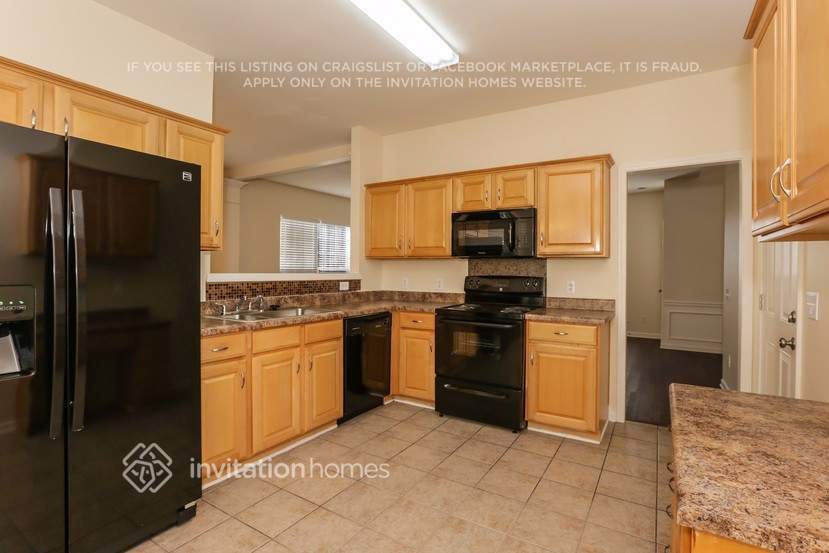 Building Photo - 5519 Bentgrass Run Dr