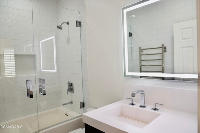 Building Photo - 6072 Mandeville Pl