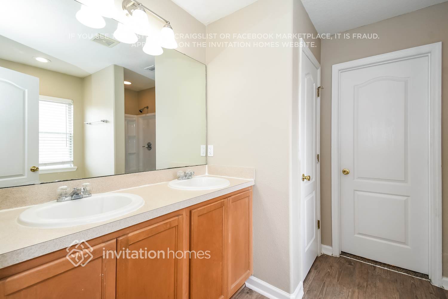 Building Photo - 11633 Brian Lakes Dr N