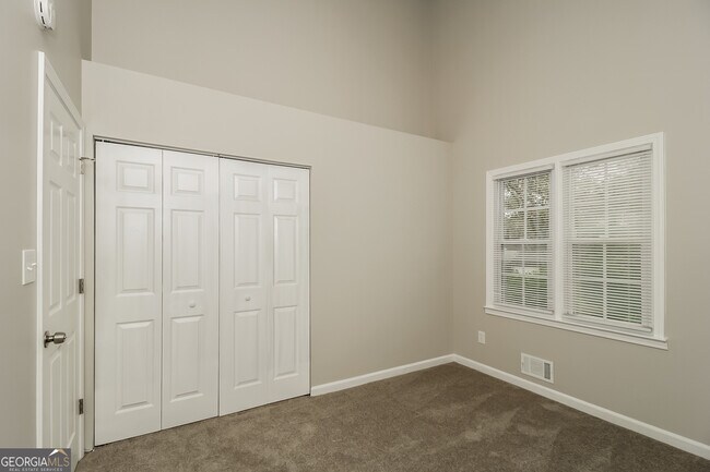 Building Photo - 2079 Winsburg Dr
