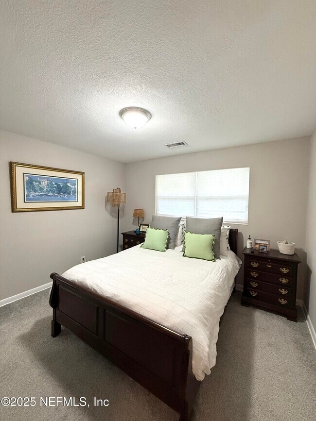 Building Photo - 1272 Arlingwood Ave