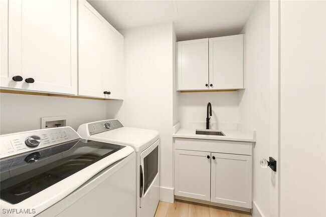 Building Photo - 2396 Ravenna Blvd