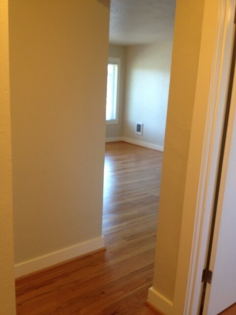 Building Photo - Remodeled Spacious University Park Portsmo...