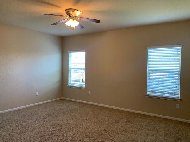 Building Photo - Cedar Park 4-Bedroom Home