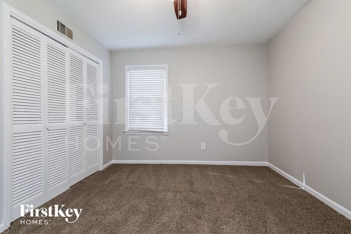 Building Photo - 5551 Four Winds Dr SW