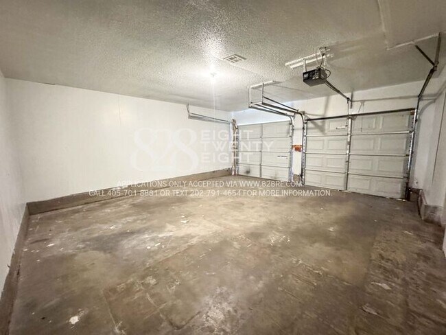 Building Photo - NICE 3 BED/1.5 BATH ON QUIET CUL-DE-SAC IN...