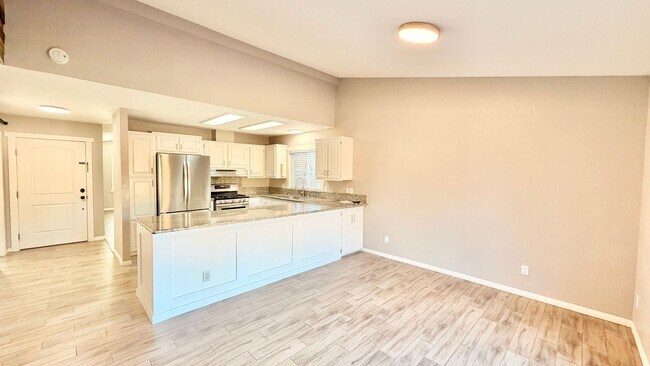 Building Photo - Wonderful Single-Story Home in the Darling Lake Rancho Viejo HOA Community of Fallbrook!