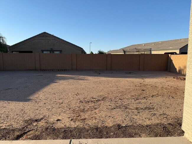 Building Photo - 2462 E Alonso Dr