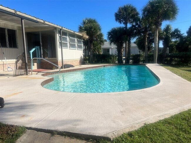 Building Photo - 1742 S Central Ave