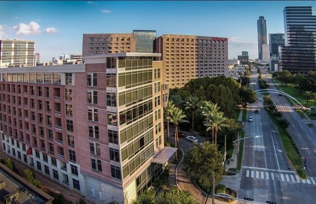 Building Photo - 1901 Post Oak Blvd