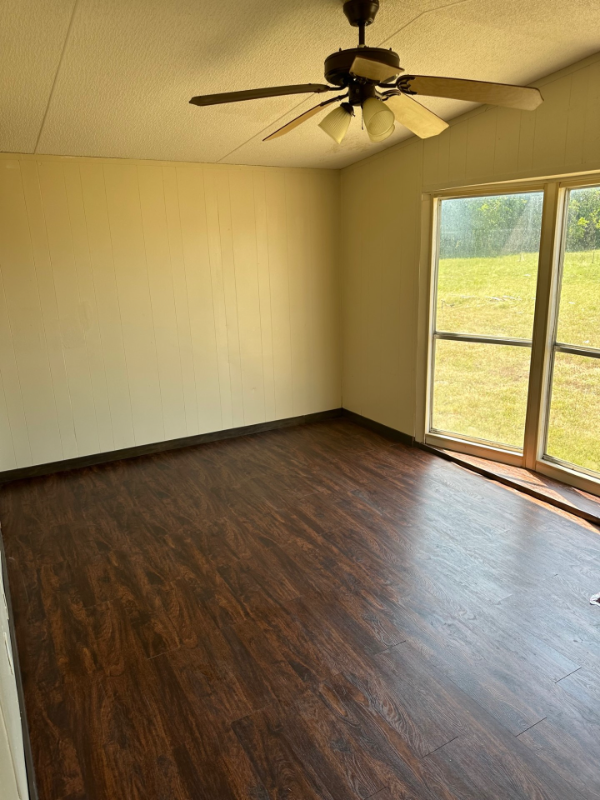 Building Photo - 400 Lorena Meadows Dr