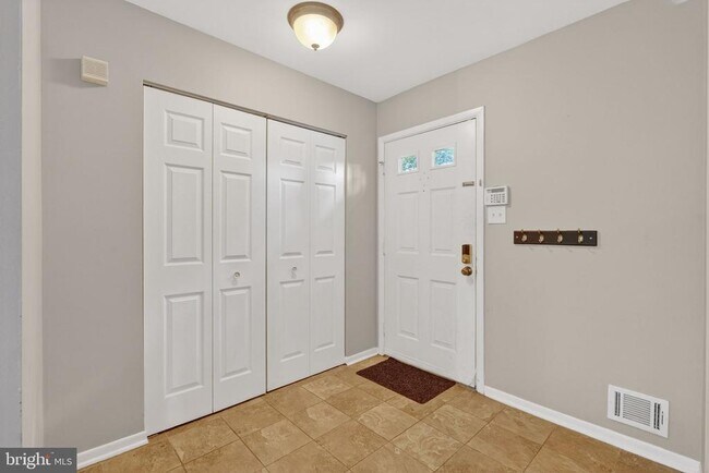 Building Photo - 9821 Owens Ct