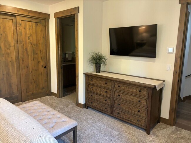 Building Photo - Winter Season Rental - The Estates in Incline Village, Nevada