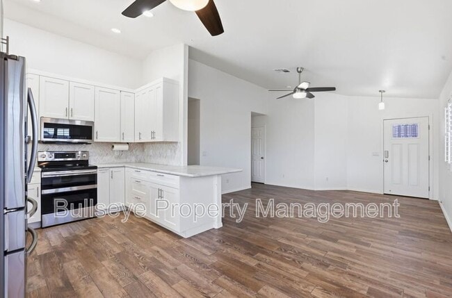 Building Photo - 3001 W Matthew Dr