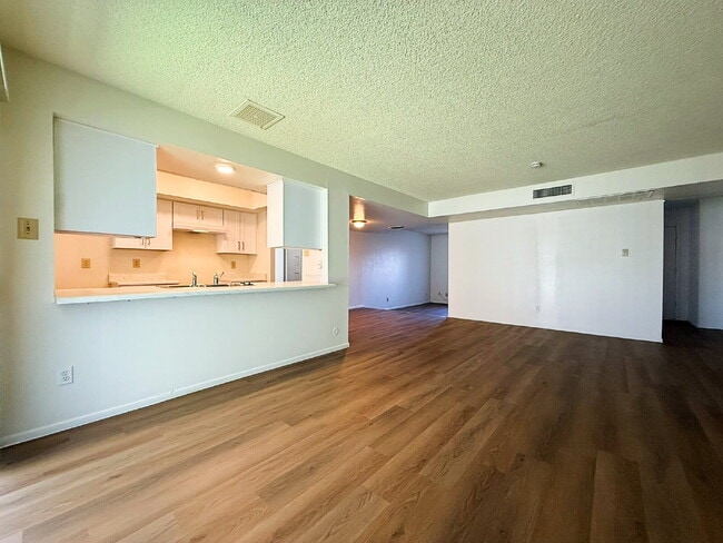 Building Photo - Fully Remodeled Home in Prime Location – Move-In Ready!