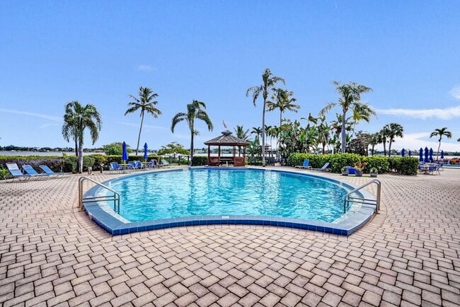 Building Photo - 107 Half Moon Cir