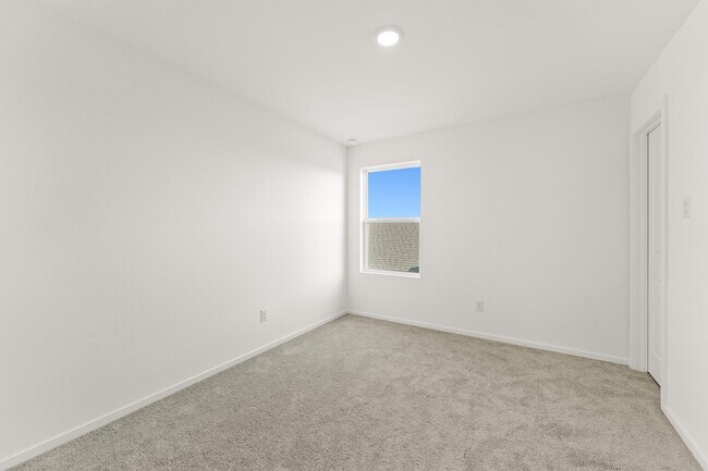 Building Photo - 3061 Sunrise Dr
