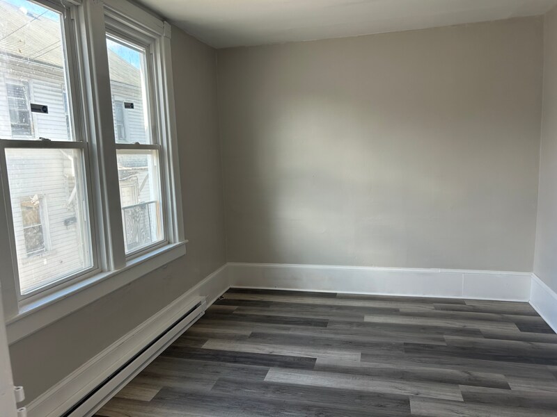 Building Photo - 543 Jischke St