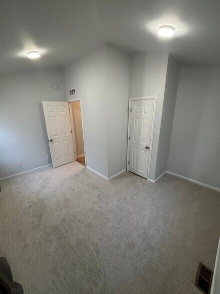 Building Photo - 304 Holmes Rd