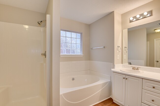 Building Photo - 7640 Pleasantville Way