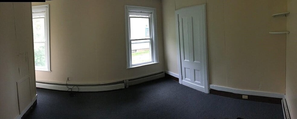 Front bdrm - 21 Loomis St