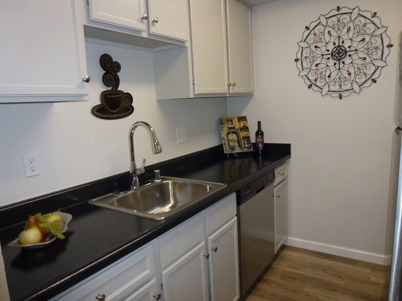 Kitchen Sink - 9523 NE 180th St