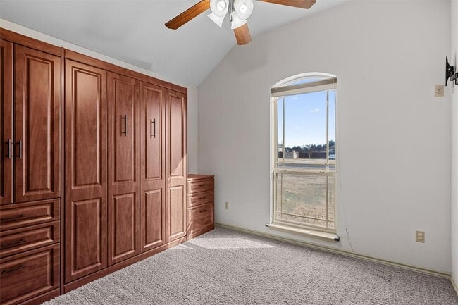 Building Photo - 209 Sarahs Ln