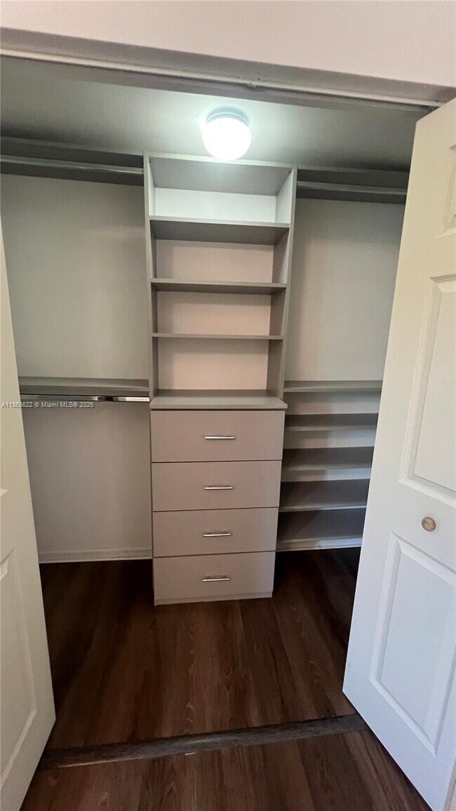 Building Photo - 2775 NE 187th St