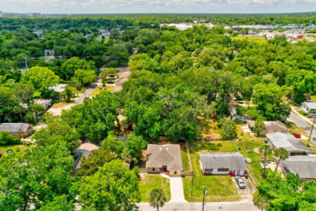 Building Photo - 720 Florence St