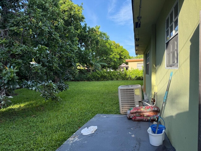 Building Photo - 5839 NW 16th St