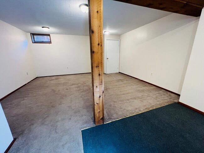 Building Photo - 9672 E Idlewood Dr