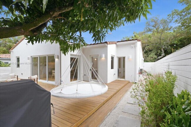 Building Photo - 753 NE 82nd Terrace