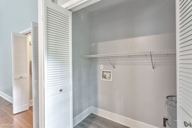 Building Photo - 1 br, 1 bath Duplex - 1215 New Saint Franc...
