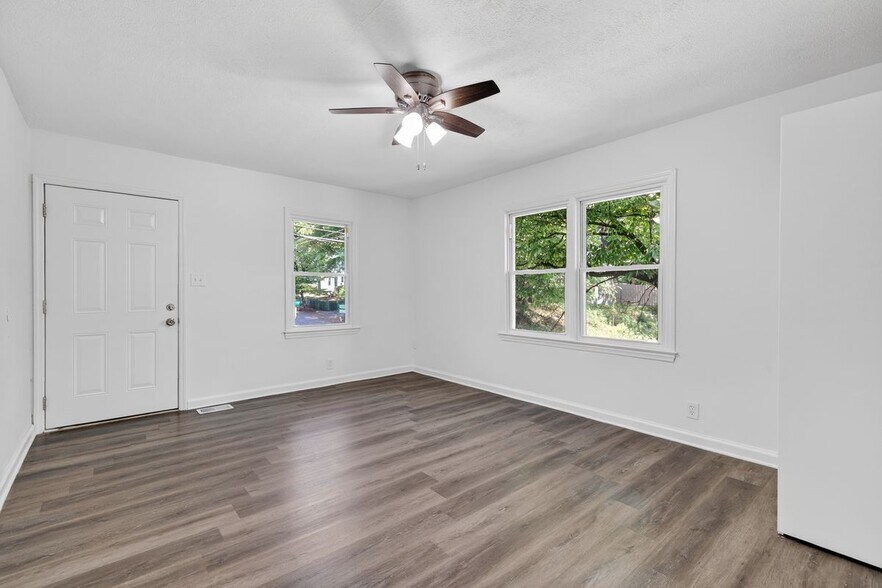 Building Photo - 2036 McPherson Dr