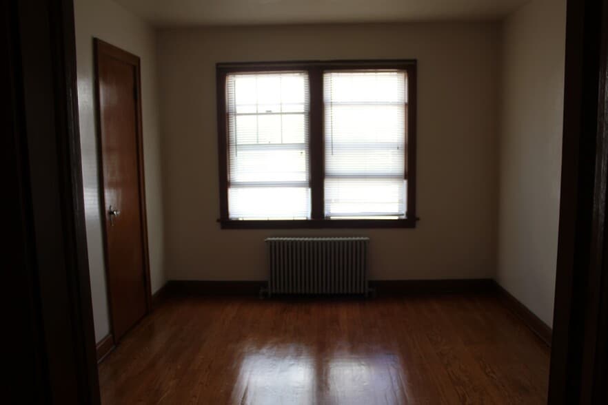 bedroom - 459 Main St
