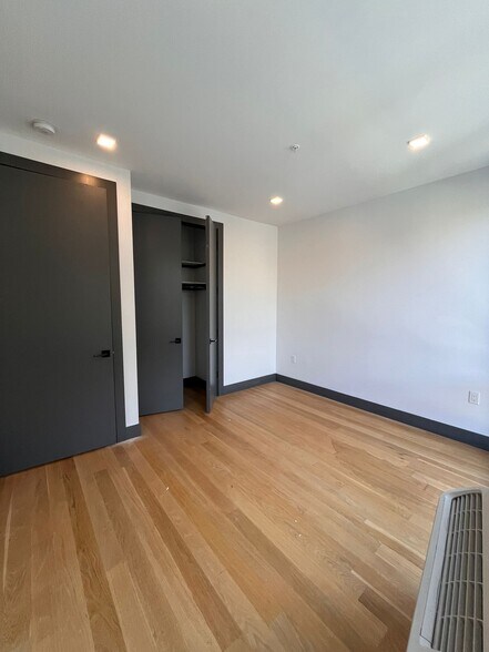 Building Photo - 324 Arlington Ave