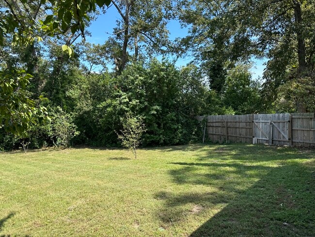 Building Photo - 2529 Napier Ave