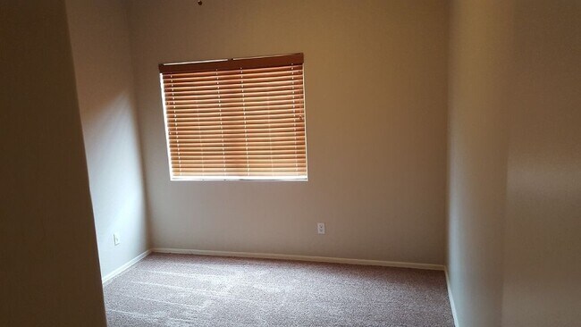 Building Photo - 17190 W Desert Ln