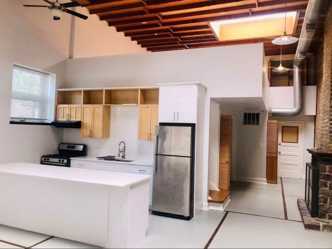 Building Photo - 1835 S Loomis St