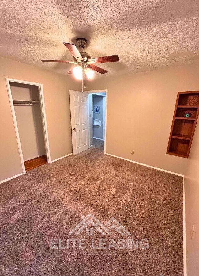 Building Photo - Charming 2 Bedroom Home | Large Yard | Move-In Ready