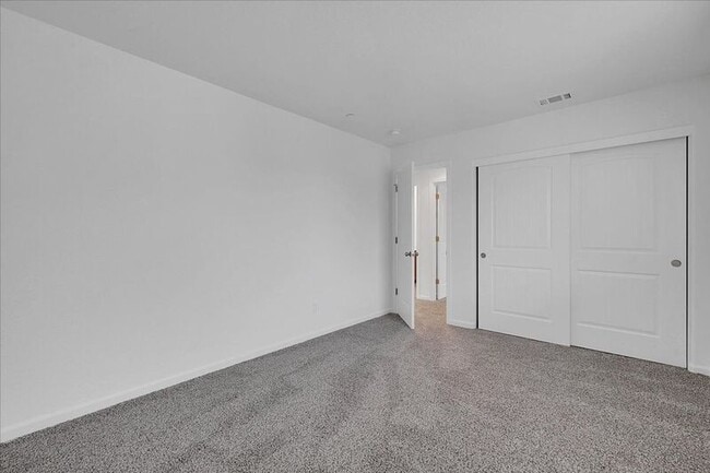 Building Photo - 566 Del Mar Cir