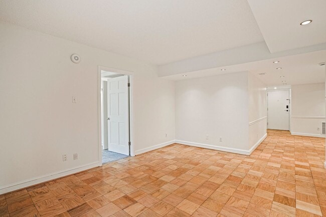 Building Photo - Beautiful One Bedroom in the Heart of Foggy Bottom| Water and Gas Included!