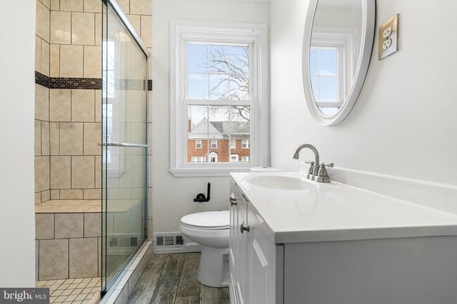 Building Photo - 121 Hopkins Rd